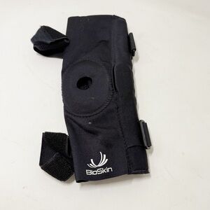 BIOSKIN 7339 Patella Stabilizer With Conforma Hinge Black Neoprene Size M
